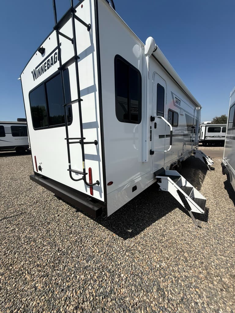 2026 Winnebago 2026 Winnebago Thrive - thumbnail 5