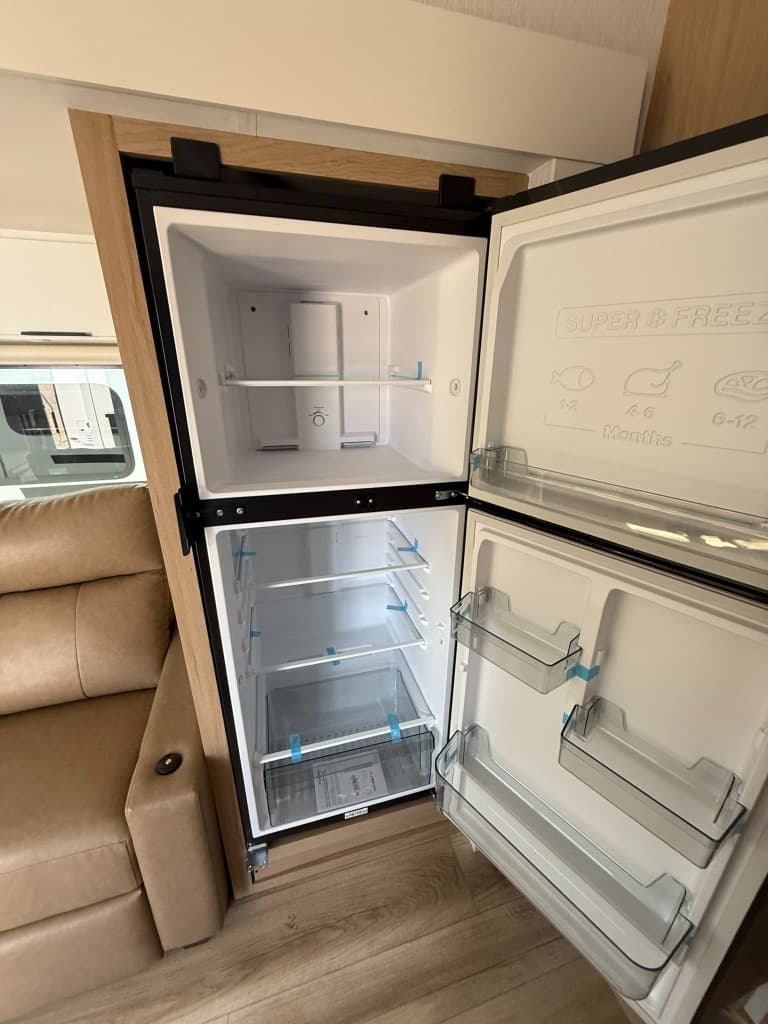 2026 Winnebago 2026 Winnebago Thrive - thumbnail 16