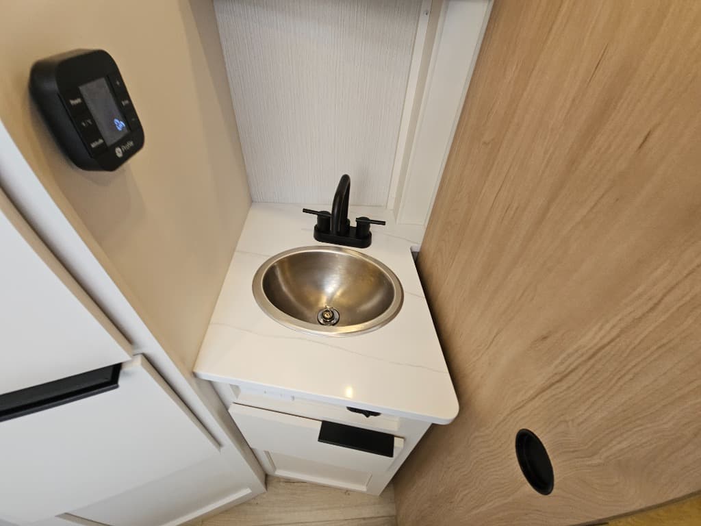 2026 Winnebago 2026 Winnebago Micro Minnie - thumbnail 35