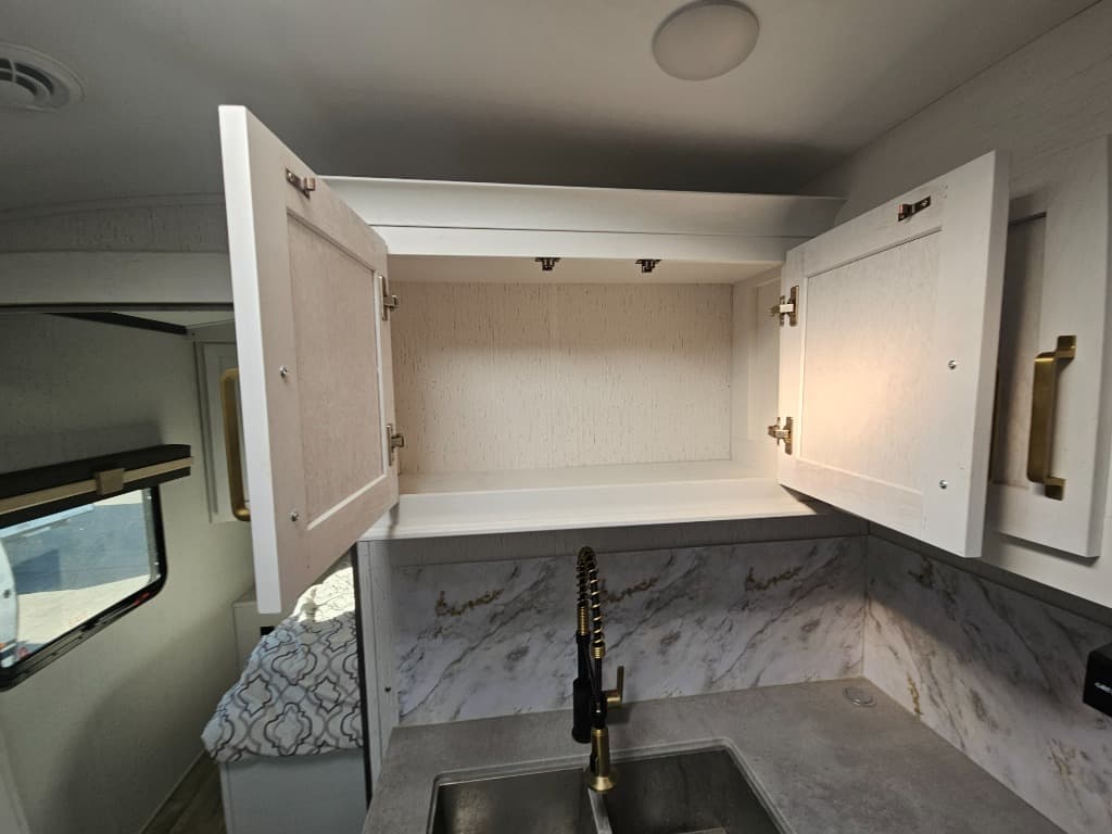 2022 Dutchmen 2022 Dutchmen Astoria - thumbnail 15