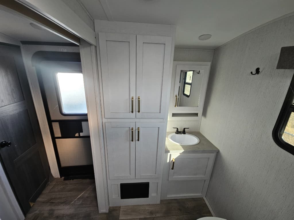 2022 Dutchmen 2022 Dutchmen Astoria - thumbnail 34