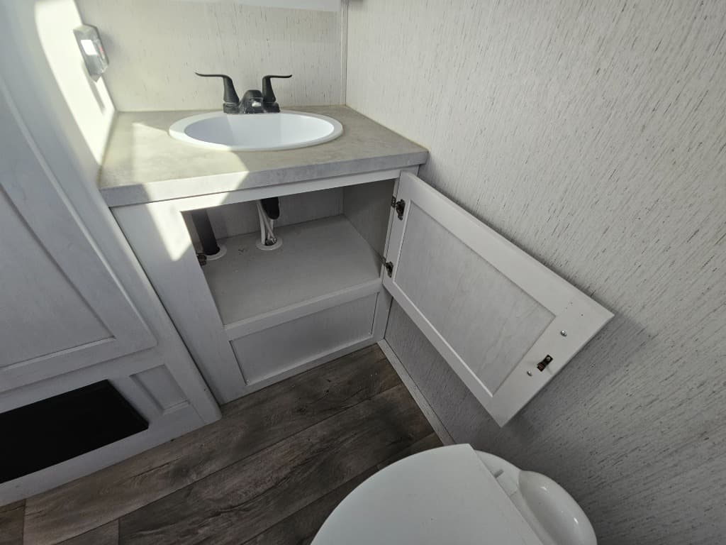 2022 Dutchmen 2022 Dutchmen Astoria - thumbnail 37