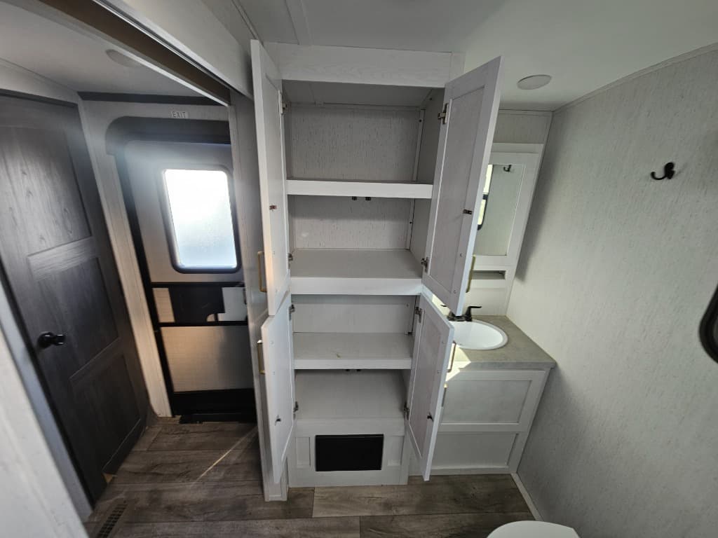 2022 Dutchmen 2022 Dutchmen Astoria - thumbnail 38