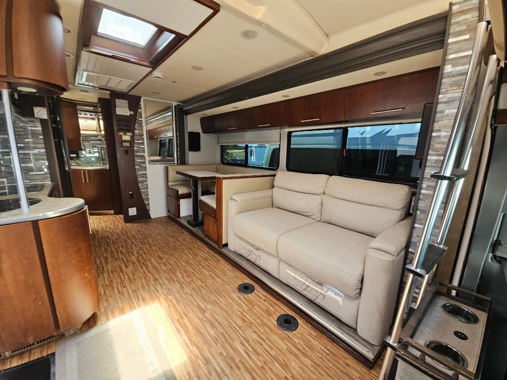 2009 Coachmen 2009 Coachmen Prism - thumbnail 19