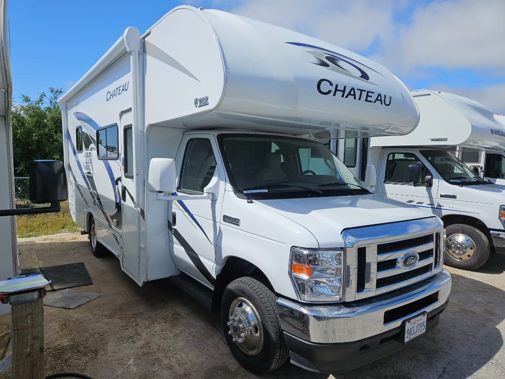 2022 Thor Motor Coach 2022 Thor Motor Coach Chateau - image 1