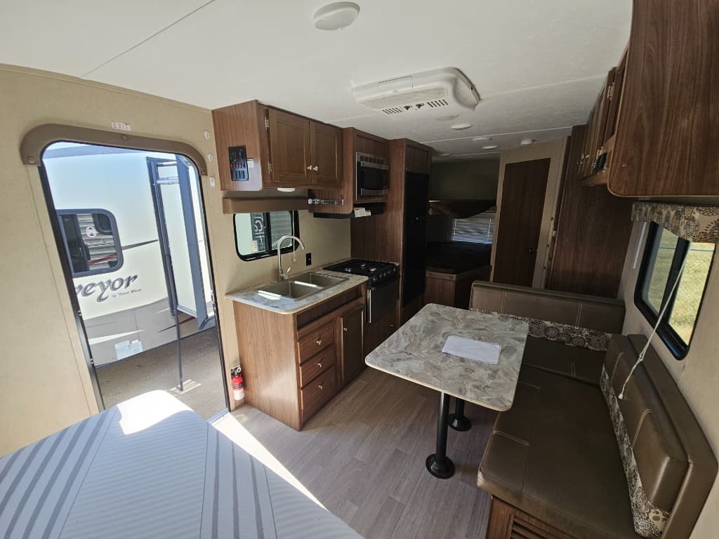 2018 Dutchmen 2018 Dutchmen Coleman Lantern - thumbnail 8