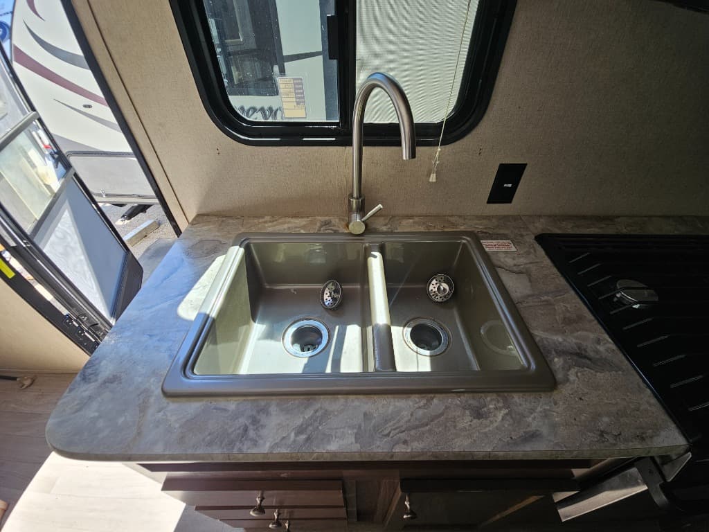 2018 Dutchmen 2018 Dutchmen Coleman Lantern - thumbnail 22