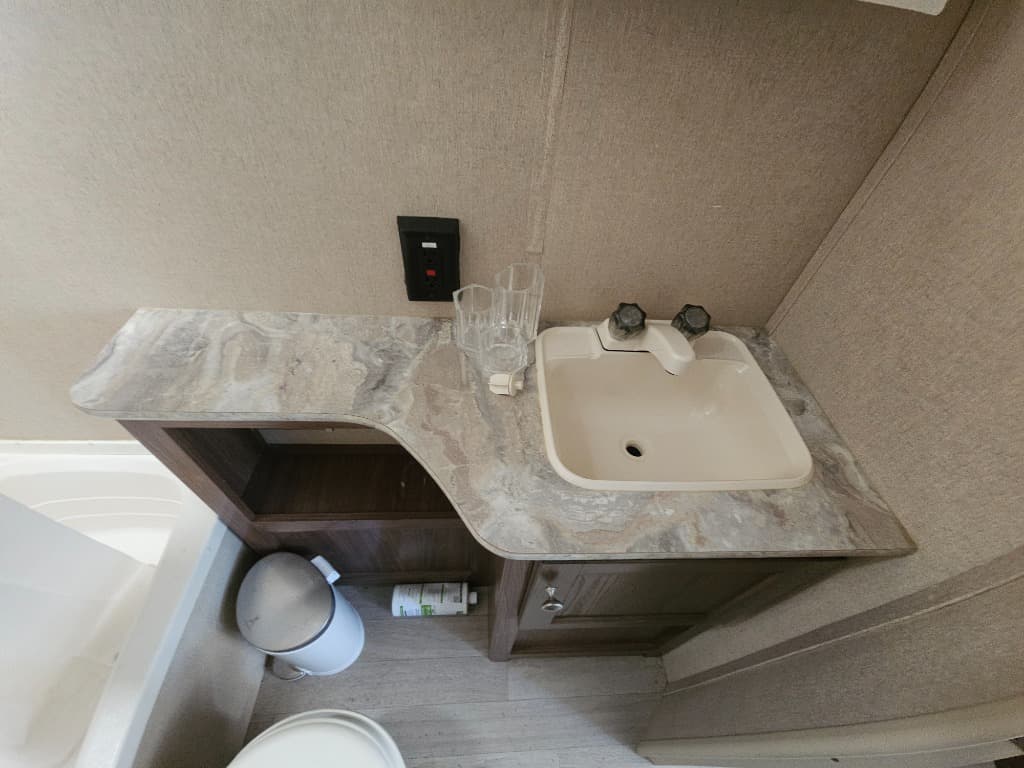 2018 Dutchmen 2018 Dutchmen Coleman Lantern - thumbnail 29