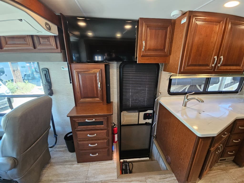 2019 Forest River 2019 Forest River Legacy SR - thumbnail 7