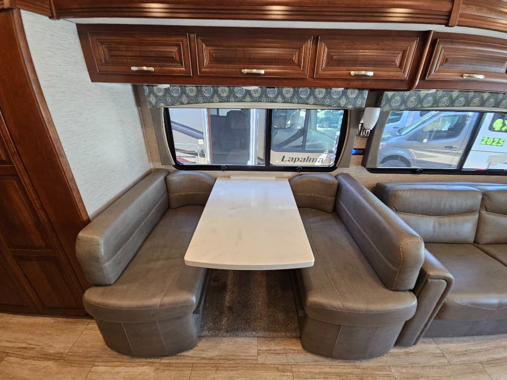 2019 Forest River 2019 Forest River Legacy SR - thumbnail 13