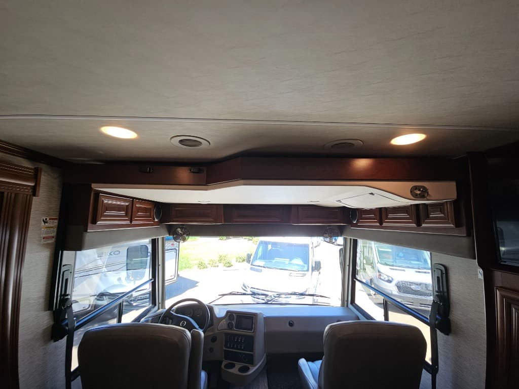 2019 Forest River 2019 Forest River Legacy SR - thumbnail 47