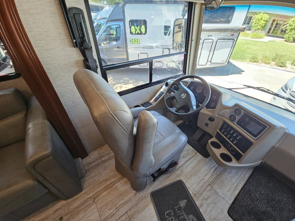 2019 Forest River 2019 Forest River Legacy SR - thumbnail 48