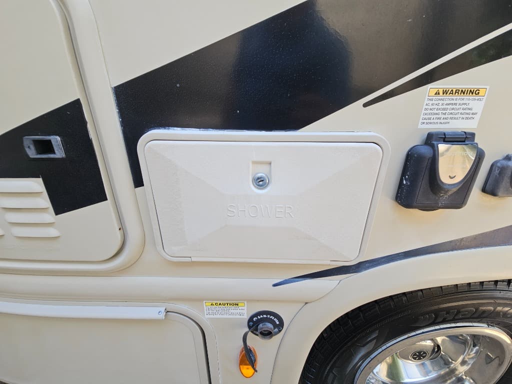 2019 Thor Motor Coach 2019 Thor Motor Coach Outlaw - thumbnail 28