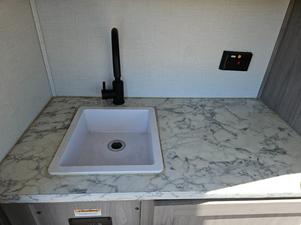 2023 Dutchmen 2023 Dutchmen Coleman Rubicon 1200 Series - thumbnail 10