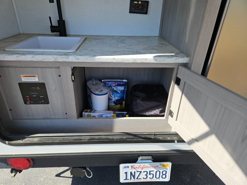 2023 Dutchmen 2023 Dutchmen Coleman Rubicon 1200 Series - thumbnail 11