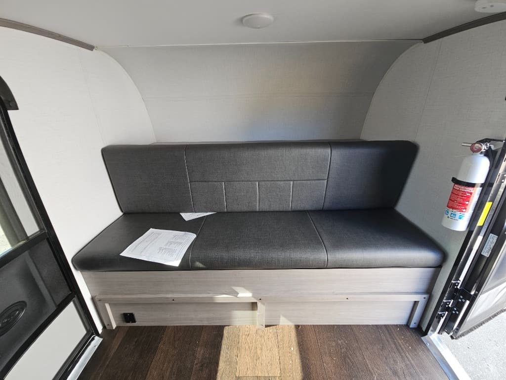 2023 Dutchmen 2023 Dutchmen Coleman Rubicon 1200 Series - thumbnail 17