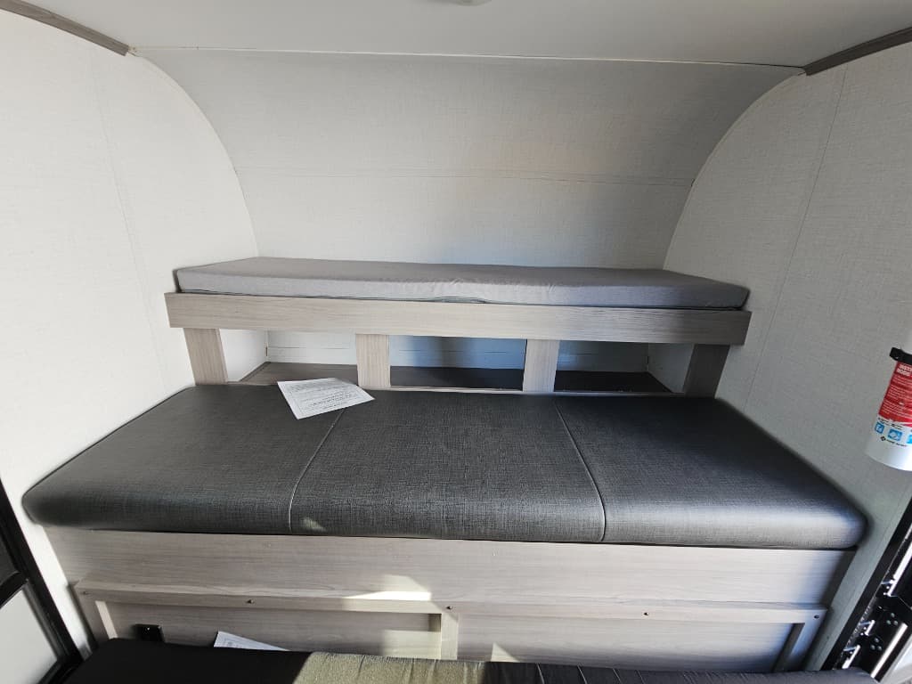 2023 Dutchmen 2023 Dutchmen Coleman Rubicon 1200 Series - thumbnail 18