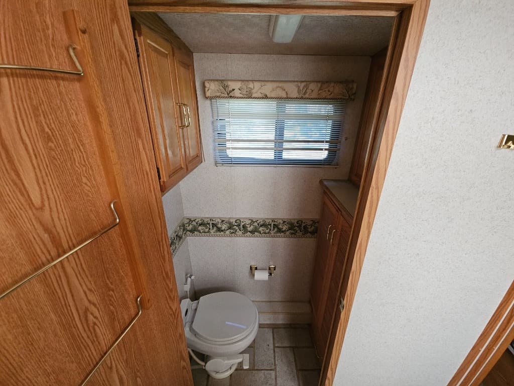 2003 Winnebago 2003 Winnebago Journey - thumbnail 19