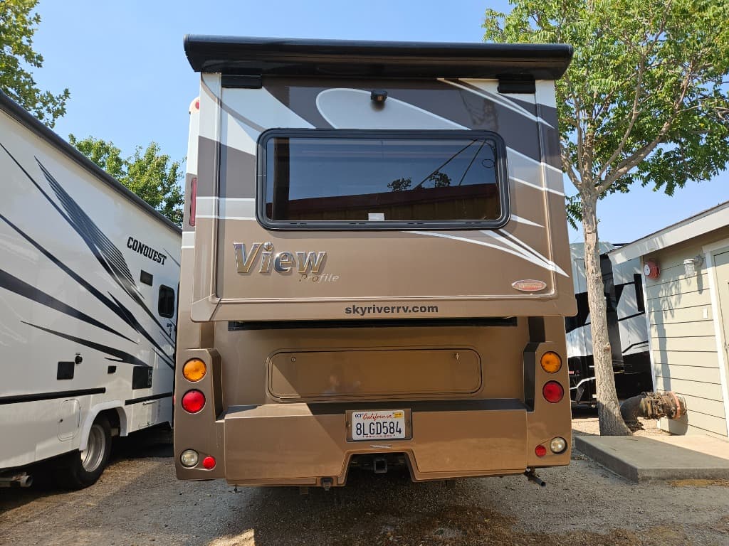 2011 Winnebago 2011 Winnebago View Profile - thumbnail 3