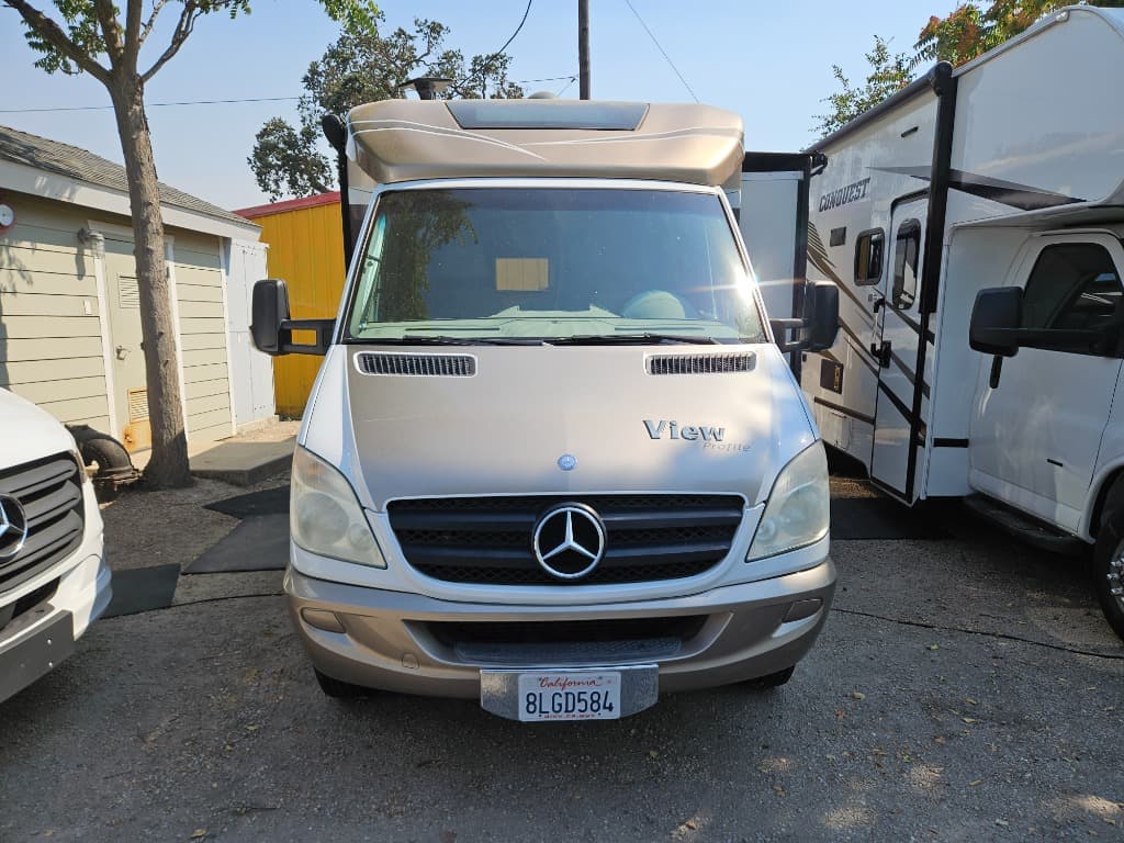 2011 Winnebago 2011 Winnebago View Profile - thumbnail 6