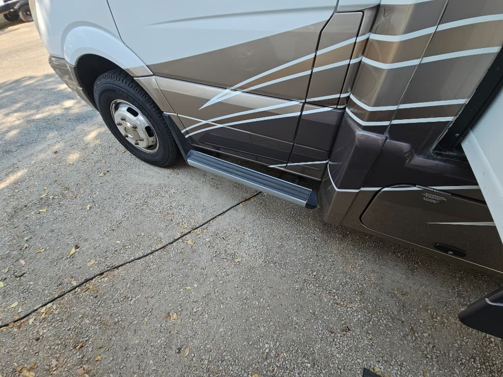 2011 Winnebago 2011 Winnebago View Profile - thumbnail 21