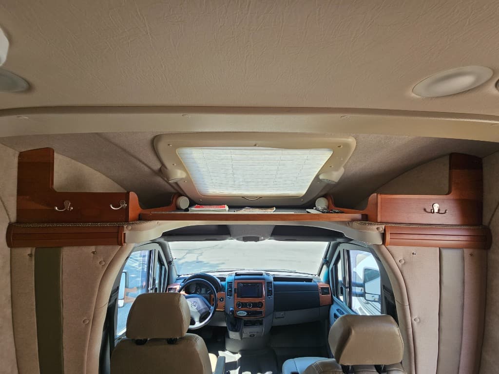 2011 Winnebago 2011 Winnebago View Profile - thumbnail 26