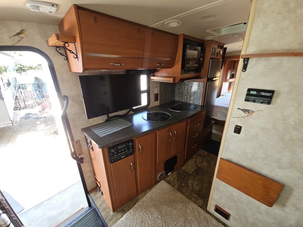 2011 Winnebago 2011 Winnebago View Profile - thumbnail 31