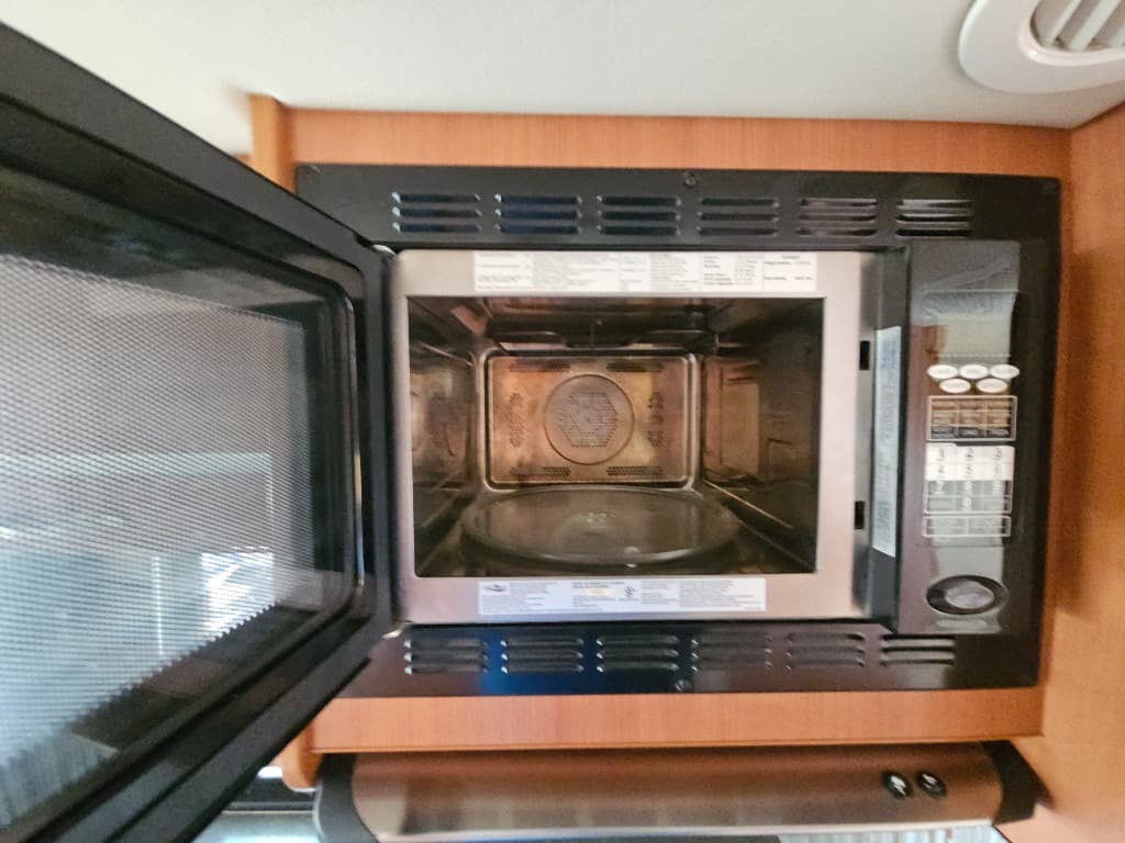 2011 Winnebago 2011 Winnebago View Profile - thumbnail 33