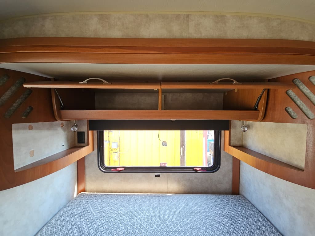 2011 Winnebago 2011 Winnebago View Profile - thumbnail 43