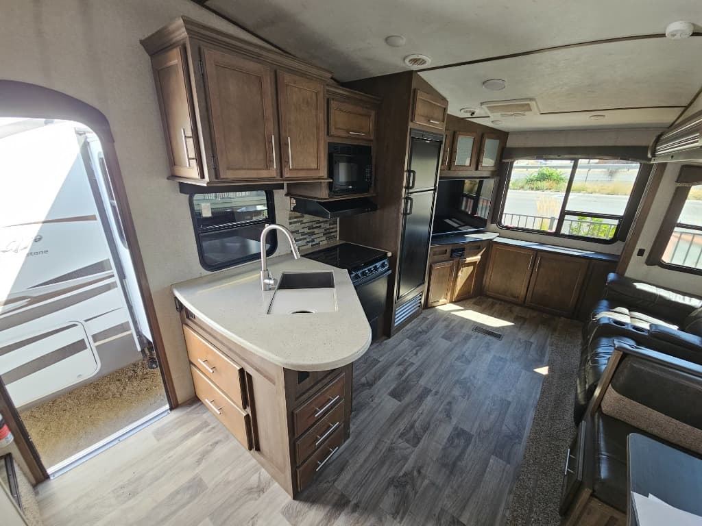 2018 Keystone RV 2018 Keystone RV Cougar Half-Ton  - thumbnail 7