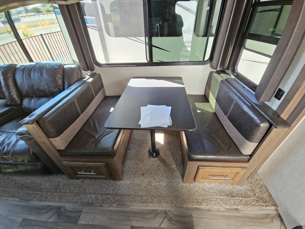 2018 Keystone RV 2018 Keystone RV Cougar Half-Ton  - thumbnail 10