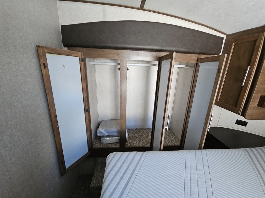 2018 Keystone RV 2018 Keystone RV Cougar Half-Ton  - thumbnail 30