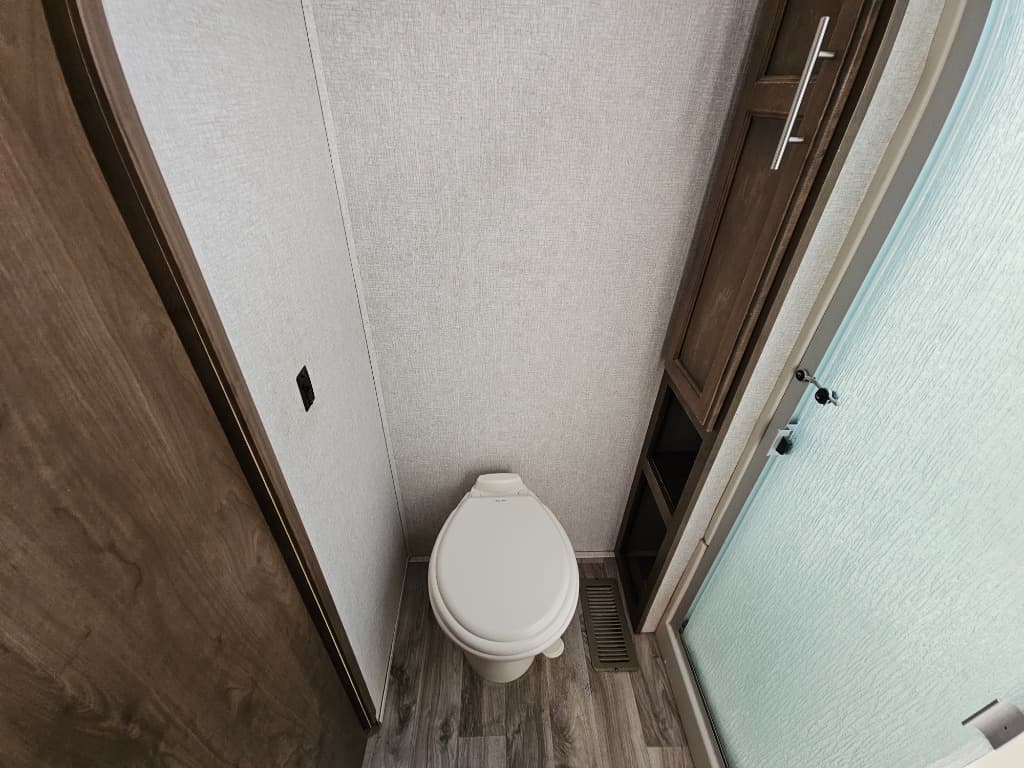 2018 Keystone RV 2018 Keystone RV Cougar Half-Ton  - thumbnail 32