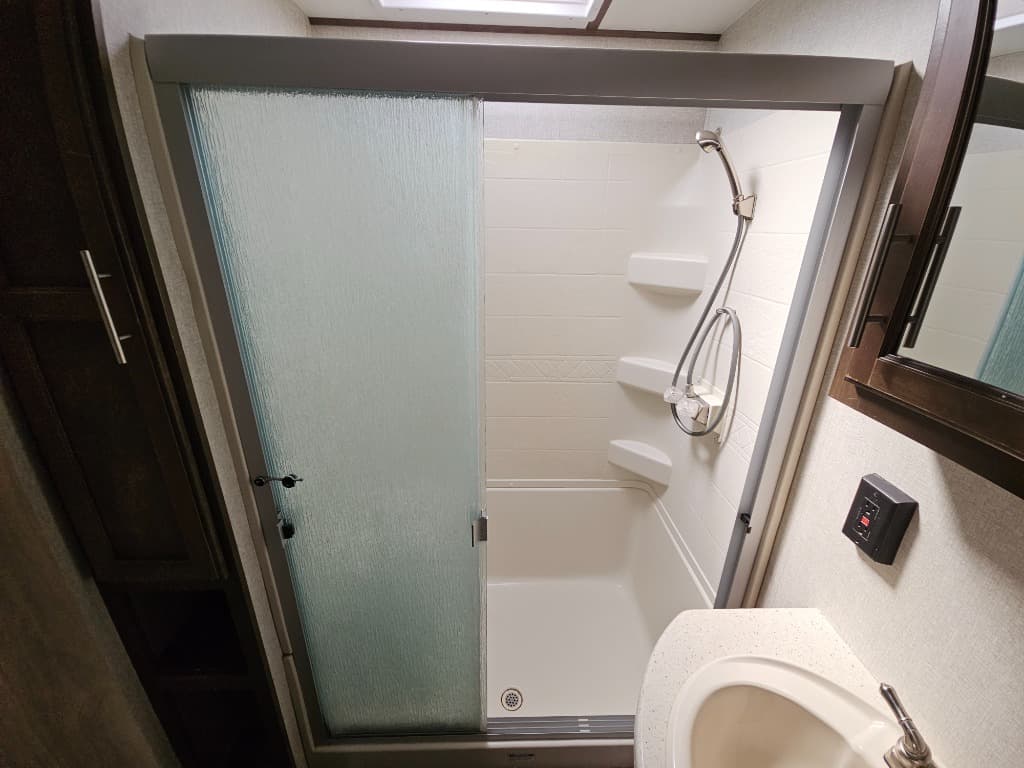 2018 Keystone RV 2018 Keystone RV Cougar Half-Ton  - thumbnail 37