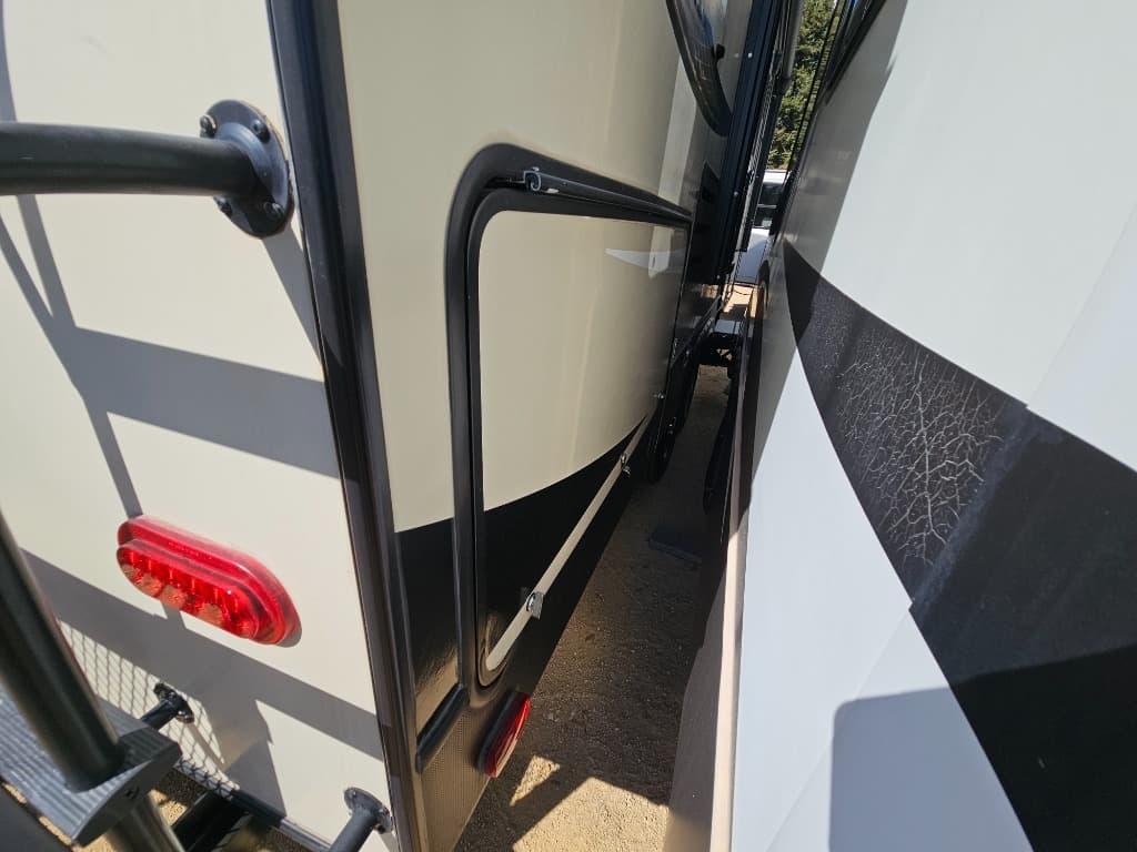 2018 Keystone RV 2018 Keystone RV Cougar Half-Ton  - thumbnail 47