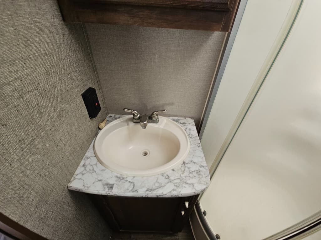 2018 Keystone RV 2018 Keystone RV Cougar Half-Ton - thumbnail 33