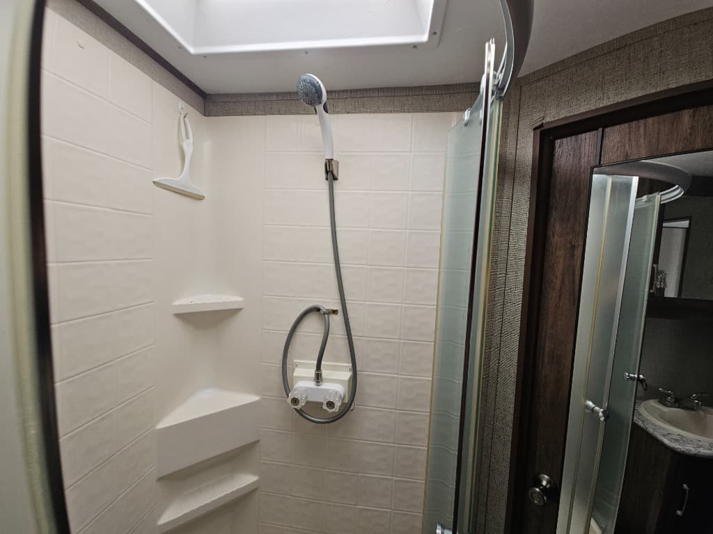 2018 Keystone RV 2018 Keystone RV Cougar Half-Ton - thumbnail 36