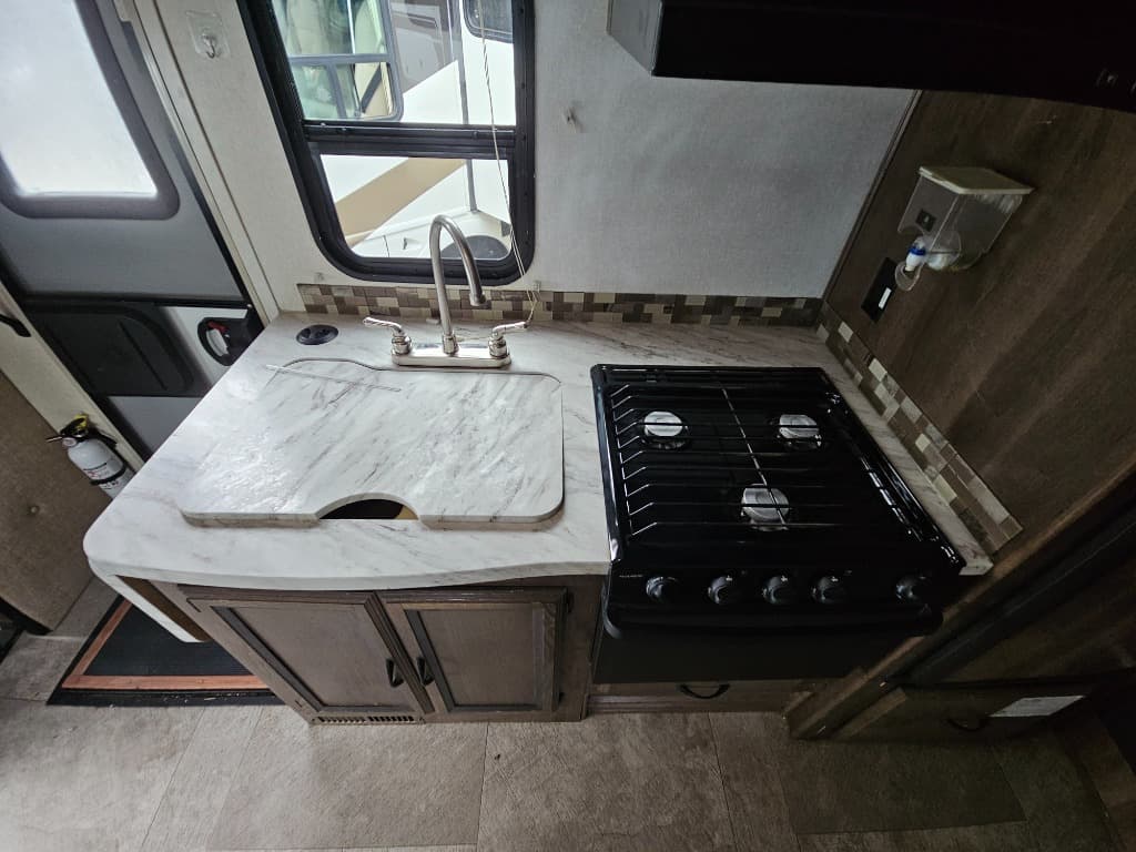 2018 Coachmen 2018 Coachmen Prism - thumbnail 30