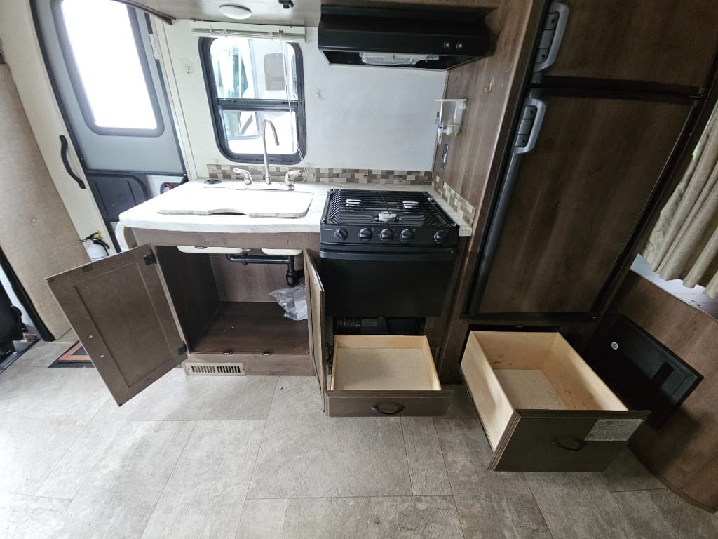 2018 Coachmen 2018 Coachmen Prism - thumbnail 34