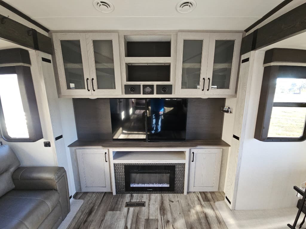 2023 Keystone RV 2023 Keystone RV Montana High Country - thumbnail 12