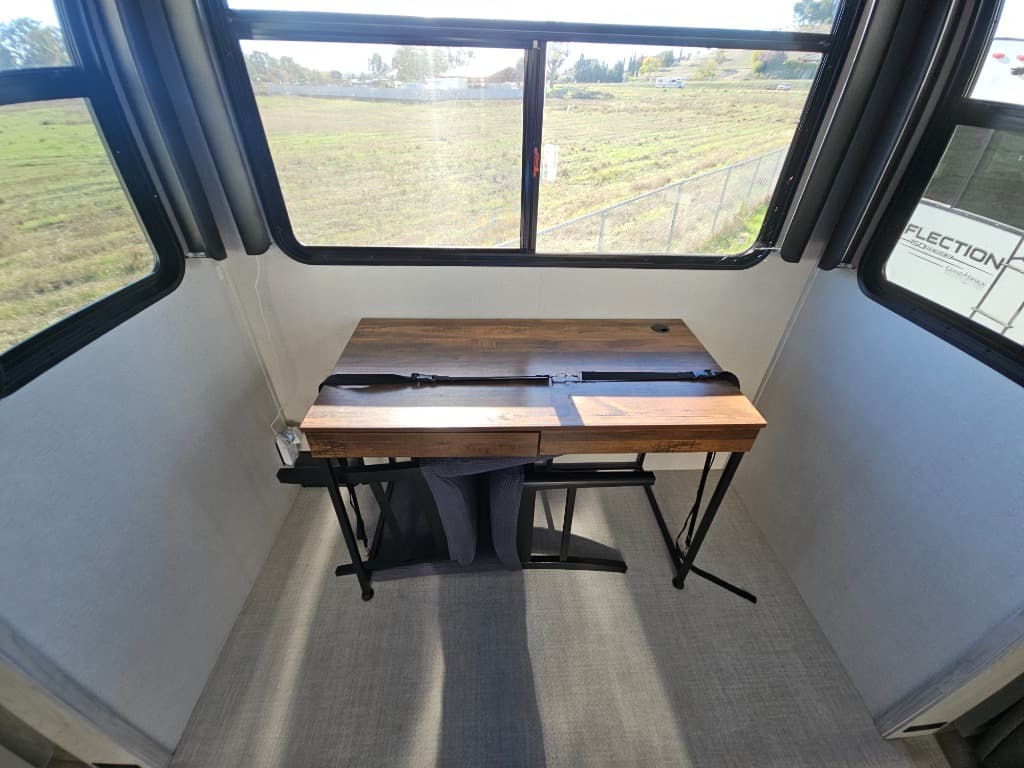 2023 Keystone RV 2023 Keystone RV Montana High Country - thumbnail 18