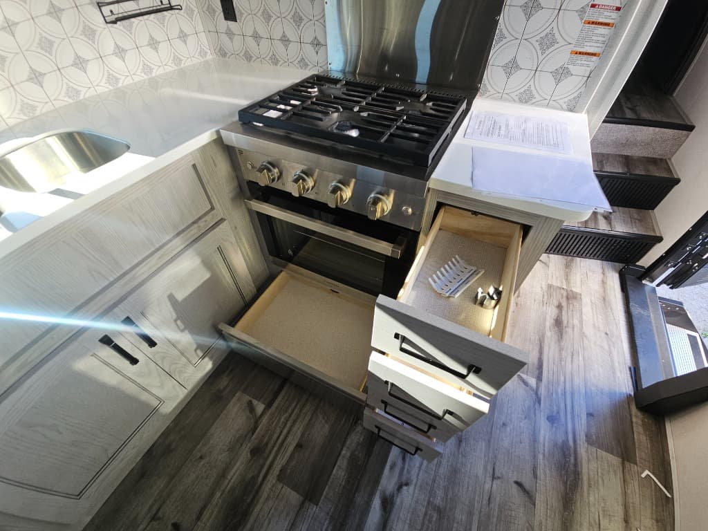 2023 Keystone RV 2023 Keystone RV Montana High Country - thumbnail 32