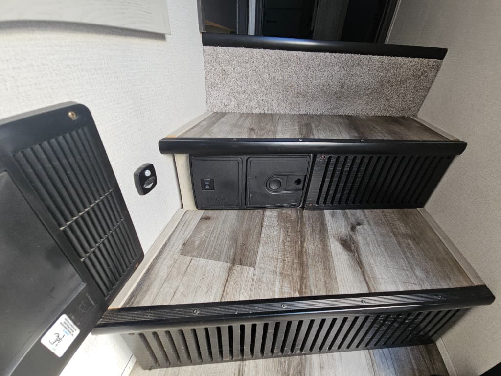 2023 Keystone RV 2023 Keystone RV Montana High Country - thumbnail 34