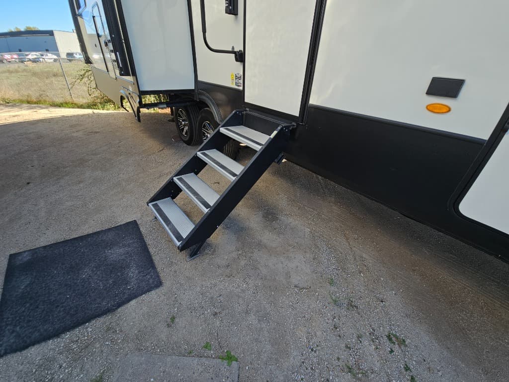 2023 Keystone RV 2023 Keystone RV Montana High Country - thumbnail 54