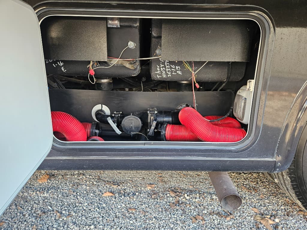 2014 Thor Motor Coach 2014 Thor Motor Coach Hurricane - thumbnail 24