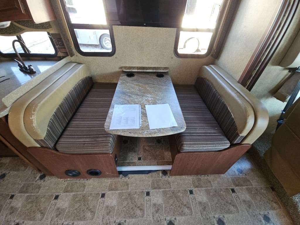 2014 Thor Motor Coach 2014 Thor Motor Coach Hurricane - thumbnail 43