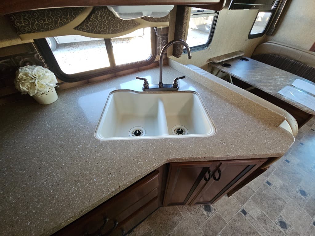 2014 Thor Motor Coach 2014 Thor Motor Coach Hurricane - thumbnail 47