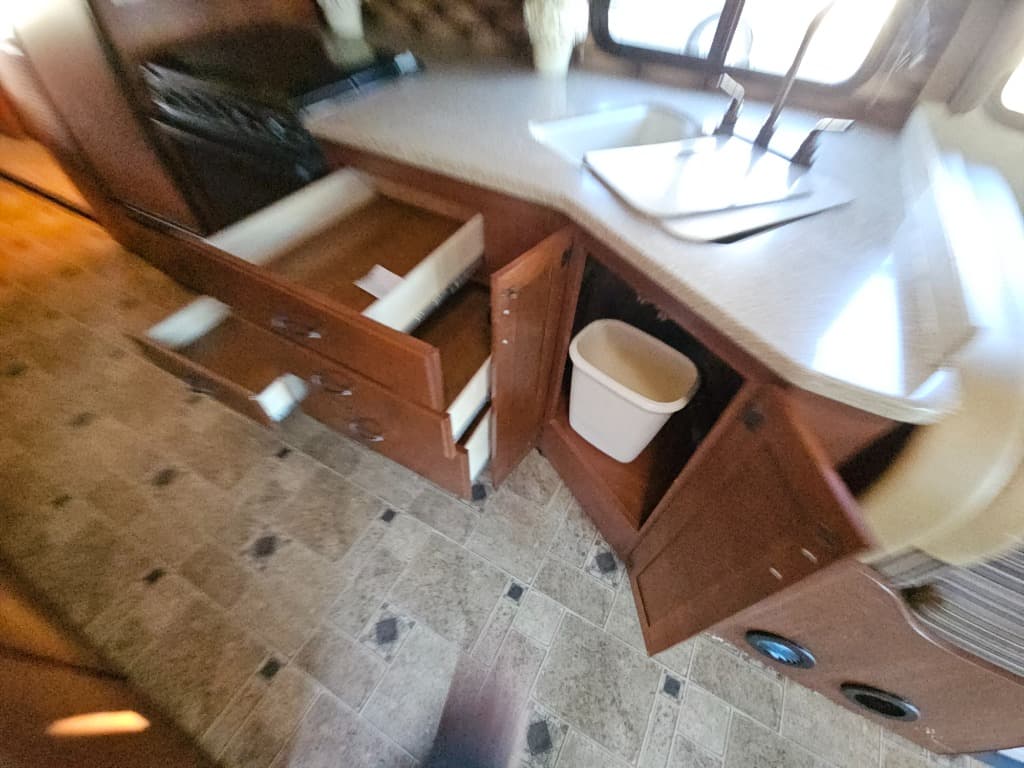 2014 Thor Motor Coach 2014 Thor Motor Coach Hurricane - thumbnail 48