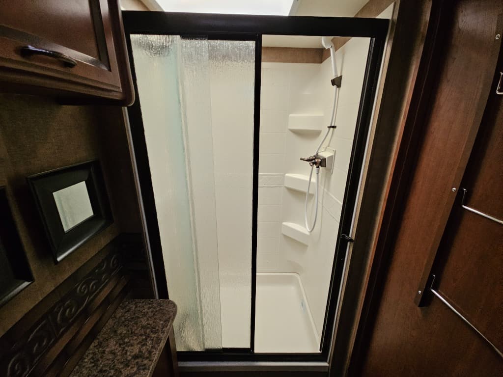 2014 Thor Motor Coach 2014 Thor Motor Coach Hurricane - thumbnail 54