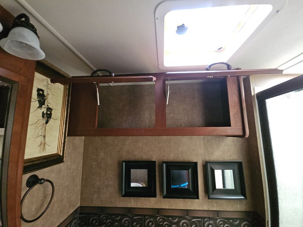 2014 Thor Motor Coach 2014 Thor Motor Coach Hurricane - thumbnail 56